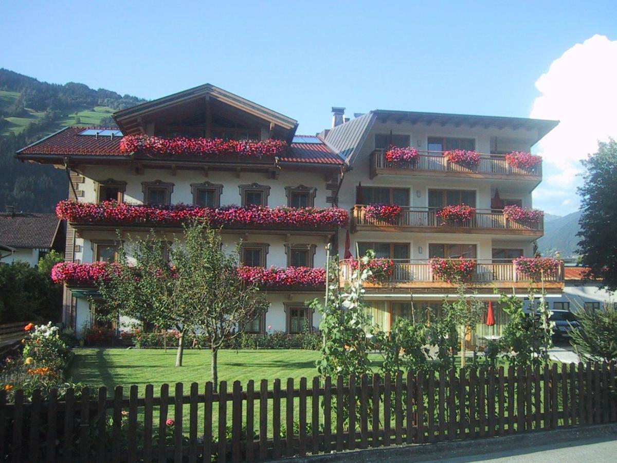 Hotel Garni Elisabeth Zell am Ziller Kültér fotó