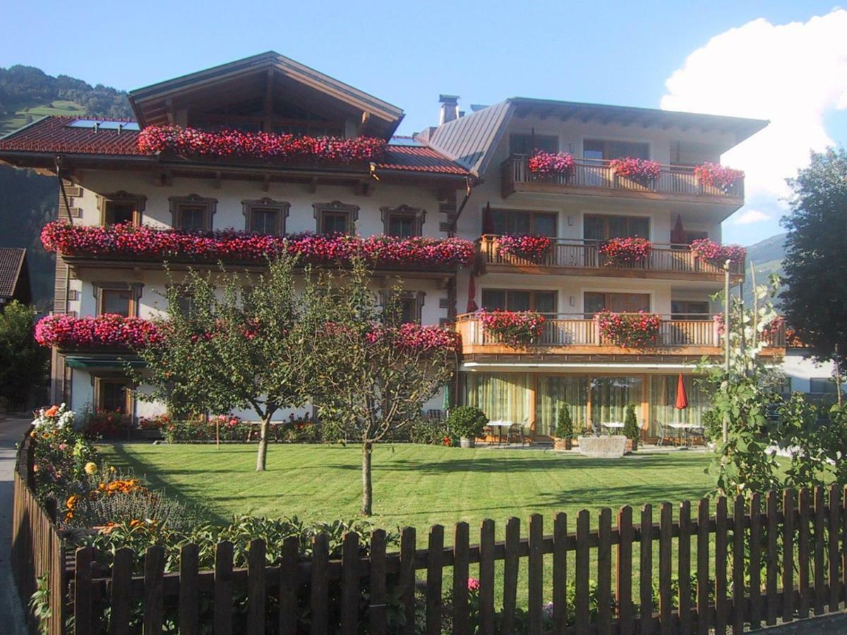 Hotel Garni Elisabeth Zell am Ziller Kültér fotó