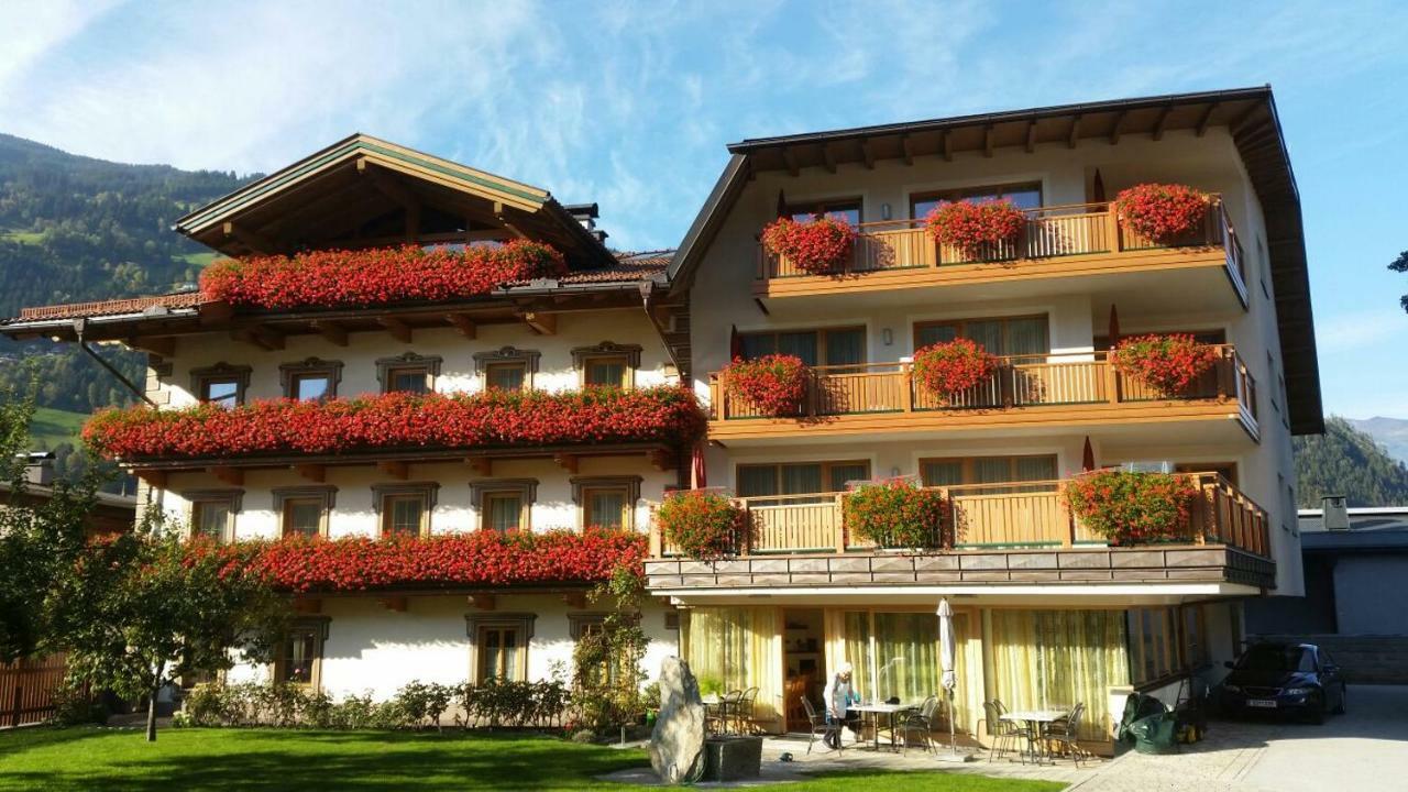 Hotel Garni Elisabeth Zell am Ziller Kültér fotó